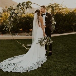 Erandi Pronovias Wedding Dress